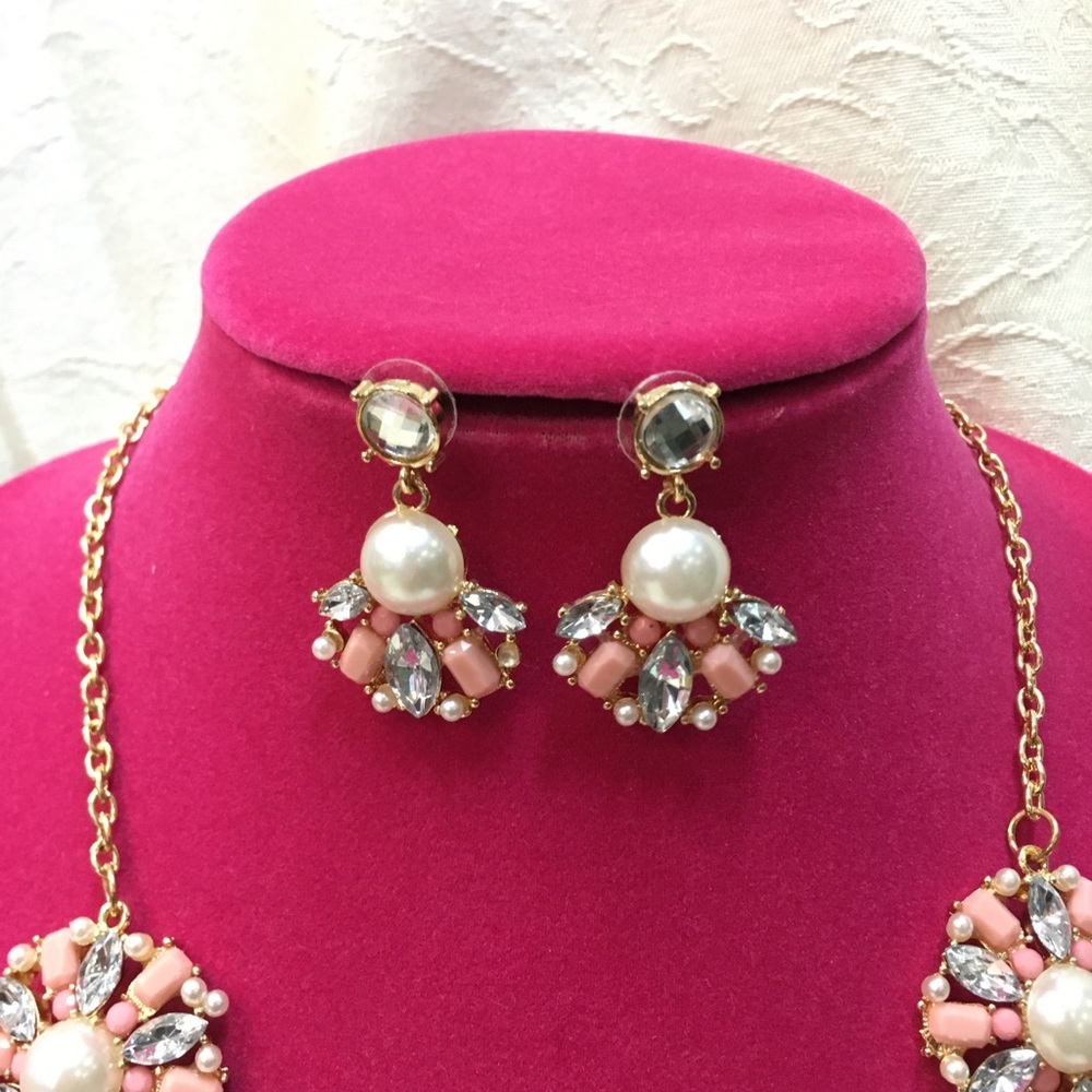 Silver & Pastel Pink Rhinestone Neckless - Picture 4 of 6